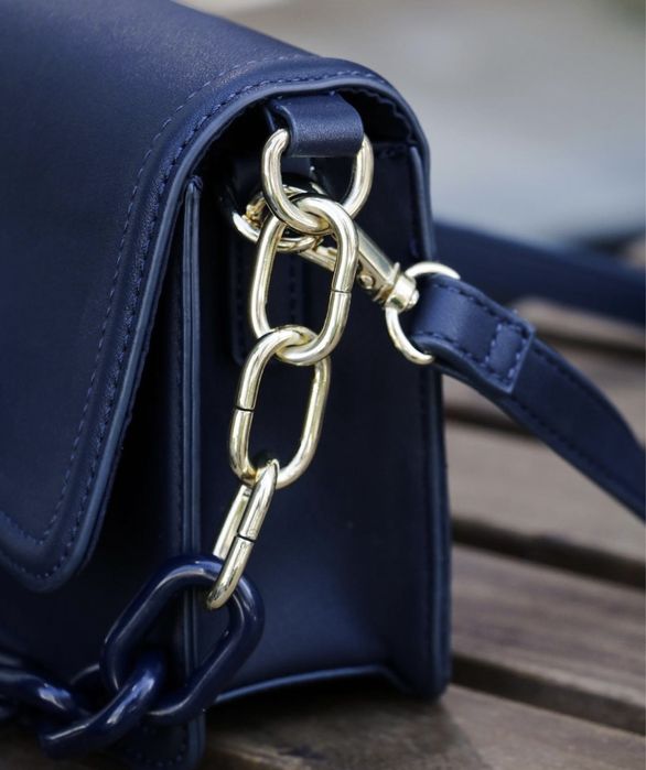 Мини-кроссбоди от Tommy