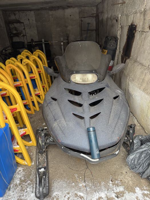 Snowmobil Arctic Cat