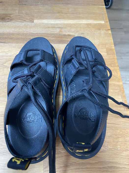 Sandale de vara cu sireturi si  platforma inalta Dr.Martens nr 36