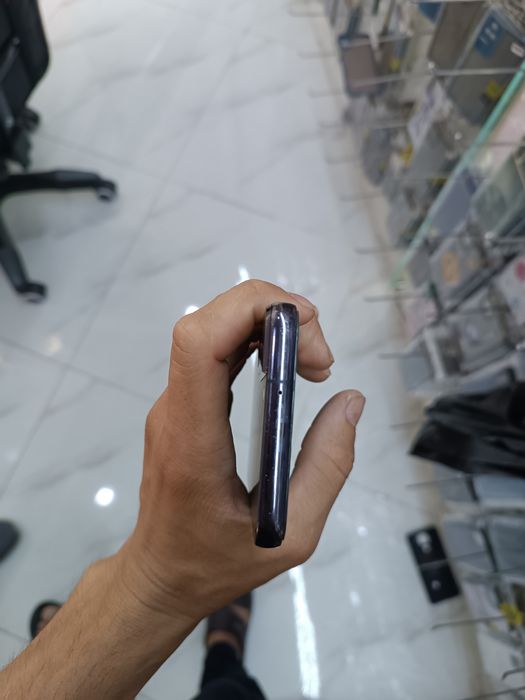 Samsung S22 tiniq holatda
