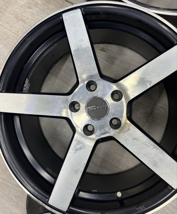 Продается комплект дисков VOSSEN R18