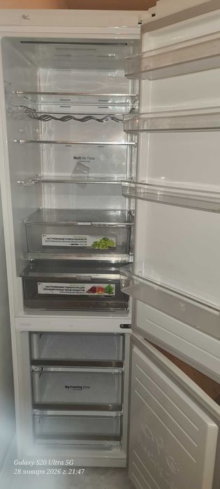 Продам совсем как новый холодильник LG