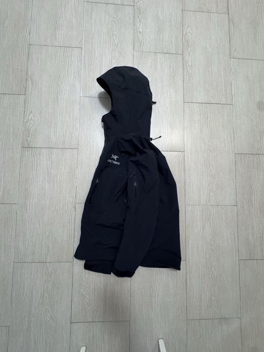 Arc’teryx waterproof яке