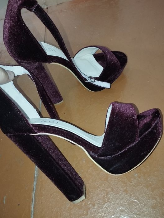 Продам туфли женские