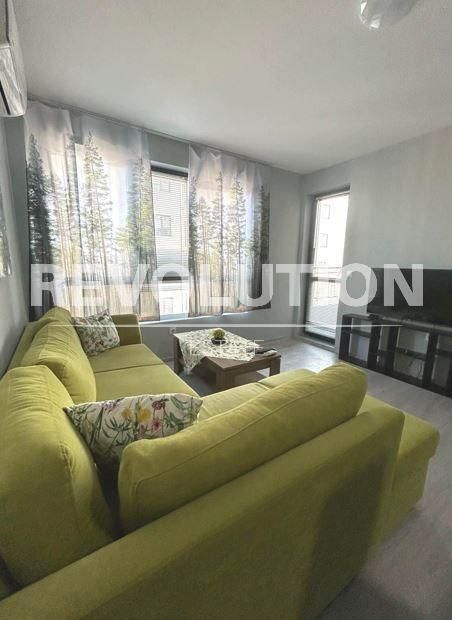 Дава се под наем Двустаен апартамент в Варна, м-т Траката - 60 кв.м за 498.27 € - Снимка #1