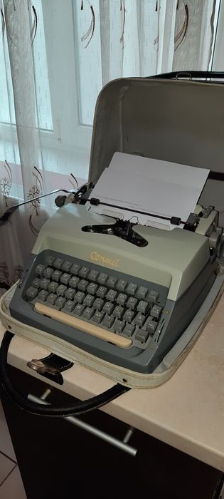 Mașină de scris Consul 225 impecabilă
