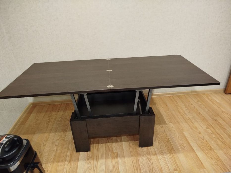 Продам стол 1.8 м