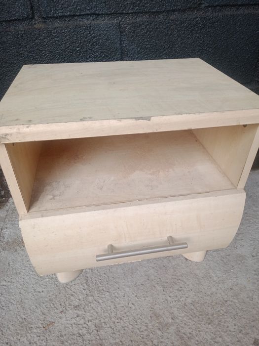 Продам тумбочку 40 си