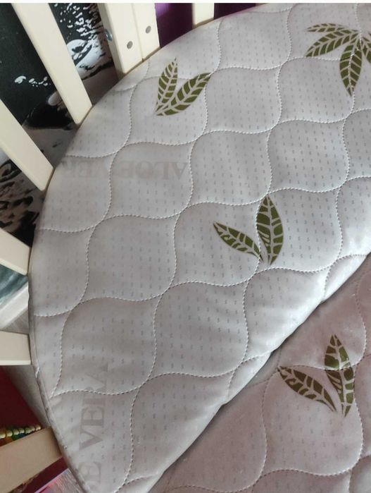 Кроватка с маятником