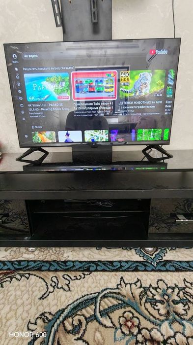 Телевизор Li 32 Smart tv безрамичный