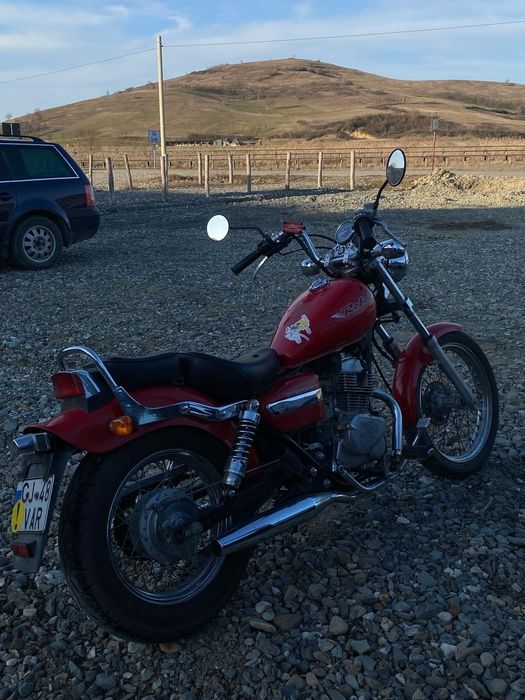 De vânzare Honda rebel 125 cc  în stare perfectă de funcționare 1500 Euro