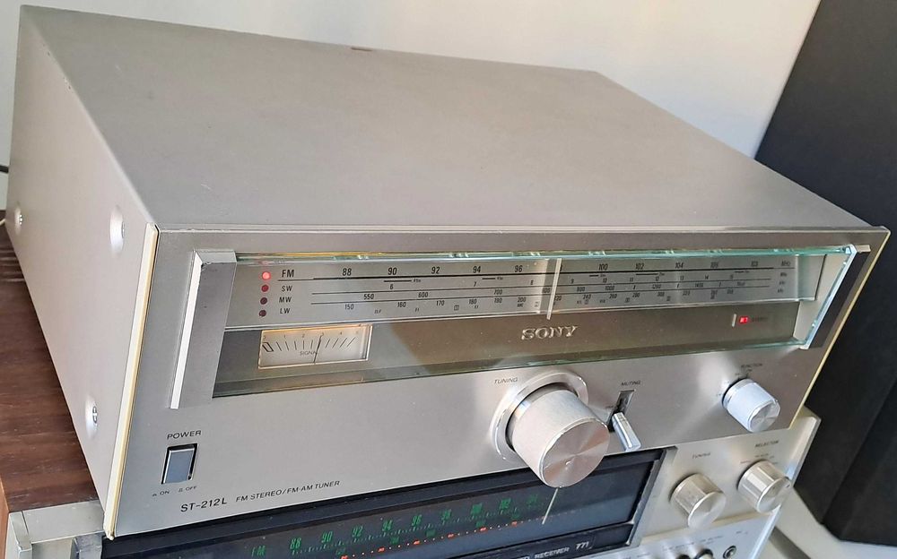Sony ST 212 tuner vintage stereo scala analog ace sunet calitate