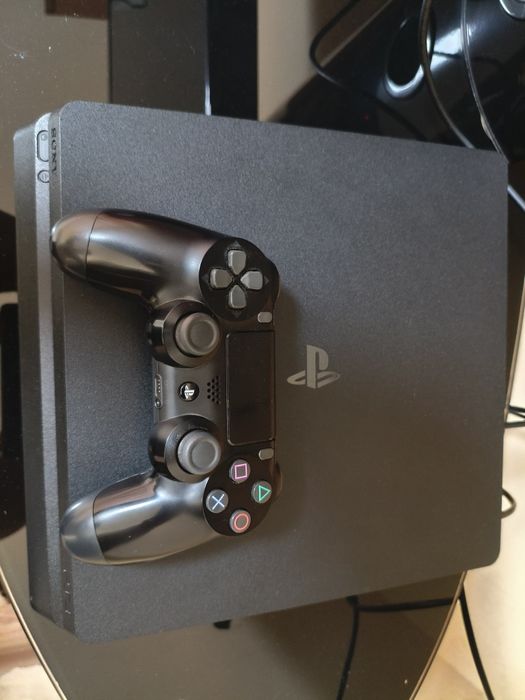Playstation 4 slim