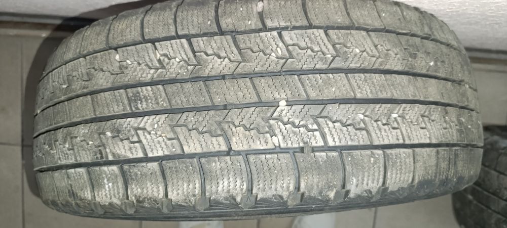 Продам зимние шины