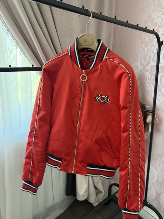 Tommy Hilfiger бомбер красный