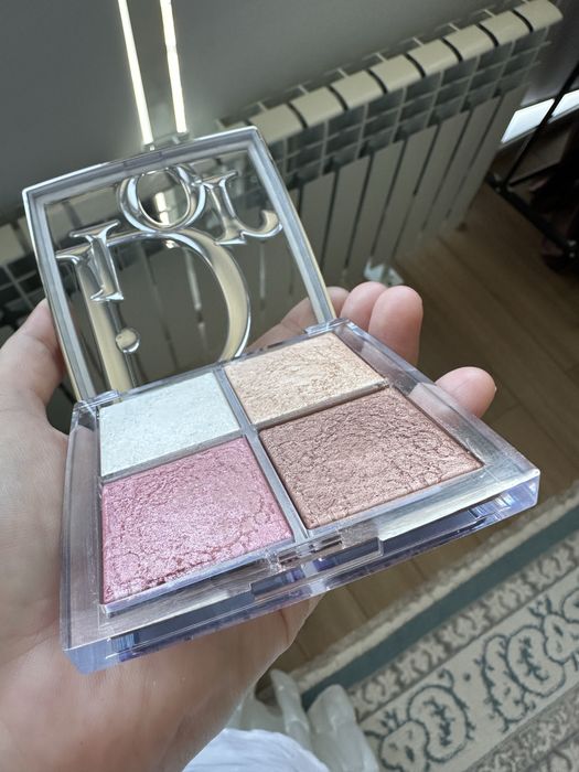 Хайлайтер Dior Bacstage glow face 001