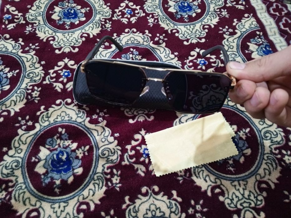 Maybach achki qora rangda