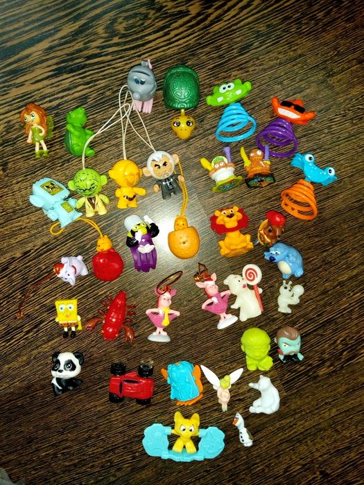 Играчки от киндер яйца,(някои от времето на соца) и други играчки