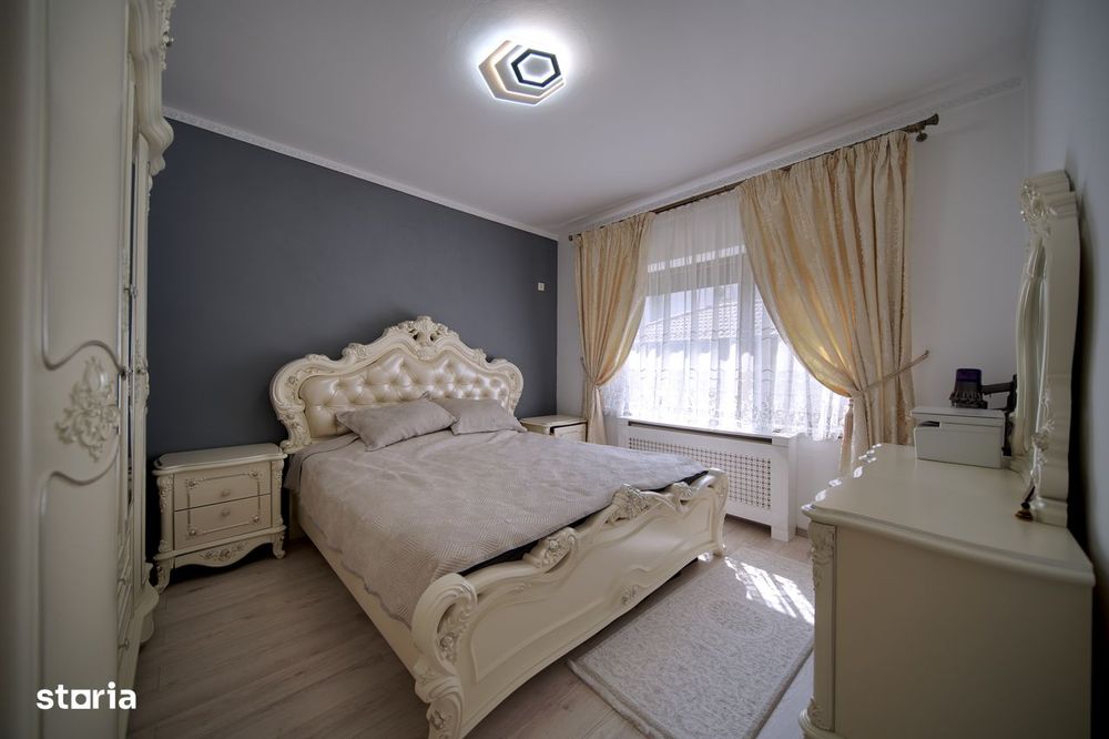 Proprietar vând apartament deosebit cu 170m curte privata 3camere2 bai