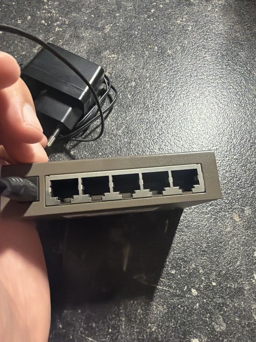 Ethernet Swictch Tenda 5 porturi - TEG1005D