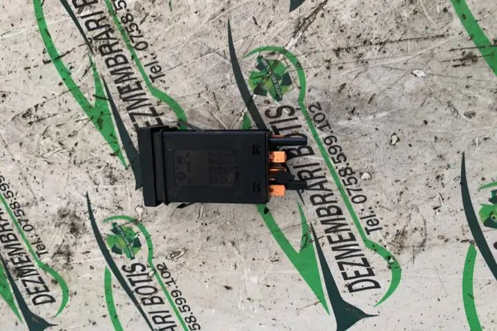 Buton dezaburire parbriz Volkswagen VW Polo 2001 1.4 MT (75 hp)