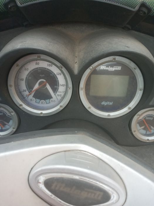 Vând scuter Malaguti Madison