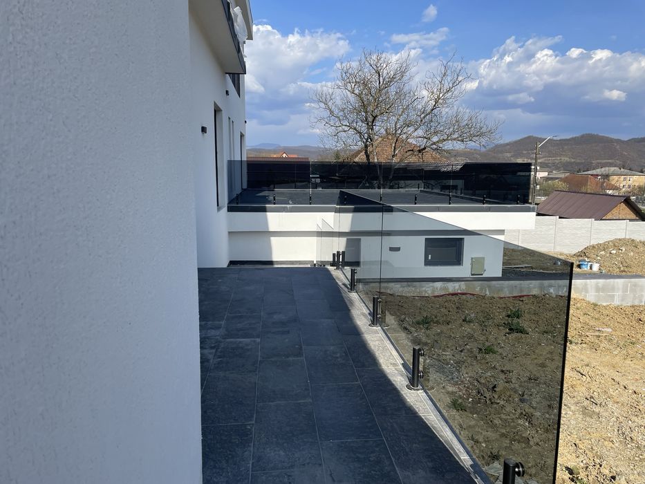 Balustrazi din sticla securizata