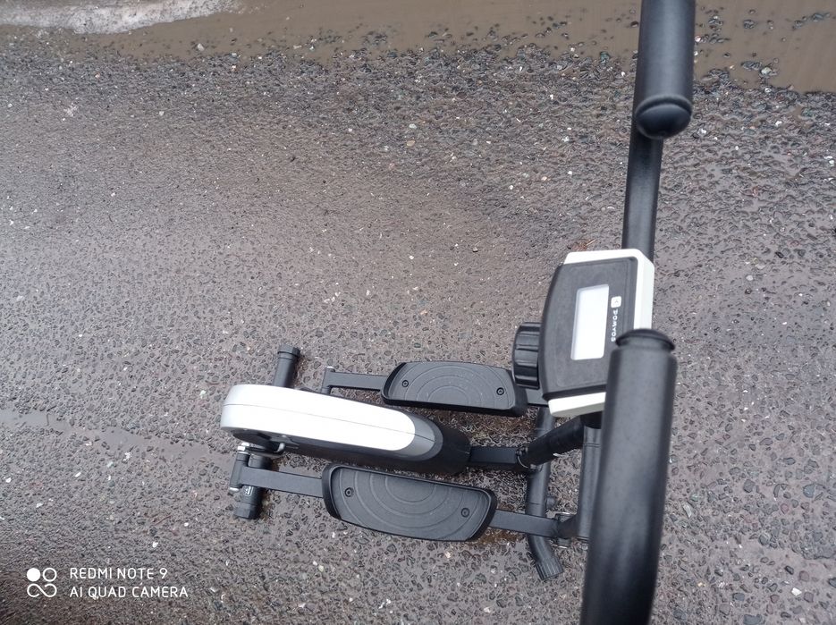 Oferta bicicleta eliptica fitness magnetica Domyos 330 lei