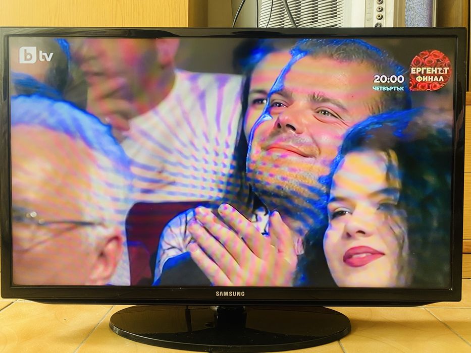 Samsung  32  , модел  : UE32EH5000 ,  Full HD