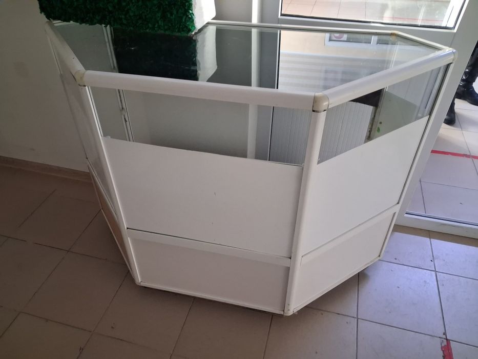 Продам ветрины 4шт