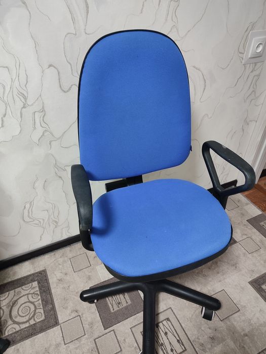 Продам компьютерное кресло