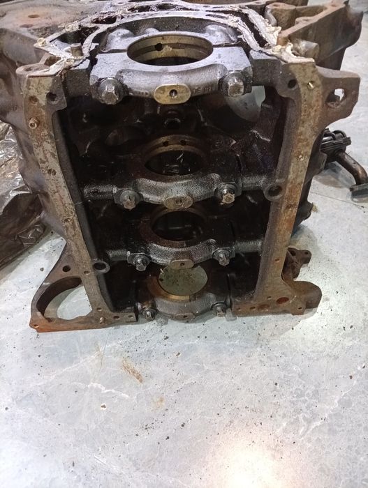 Блок двигателя Ауди 100 2.6 АВС