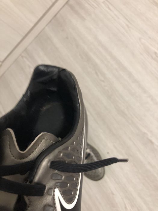Ghete de fotbal nike marimea 40 in conditii bune