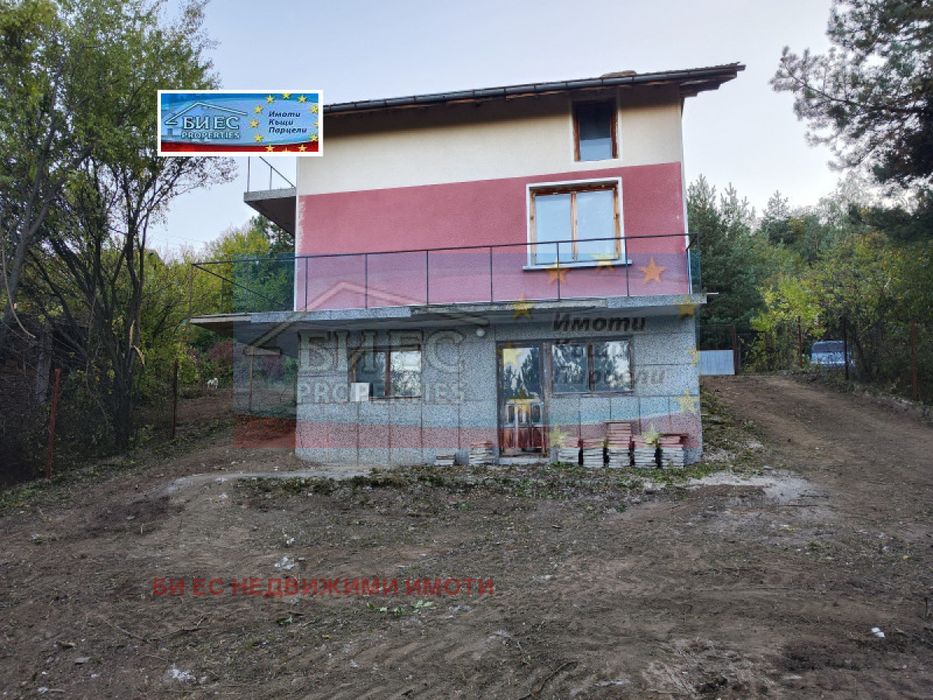 Къща в с. Гълъбовци 105 м² и двор 600m²