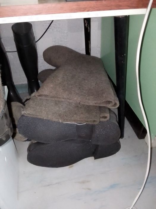 Валенки на резине и без.