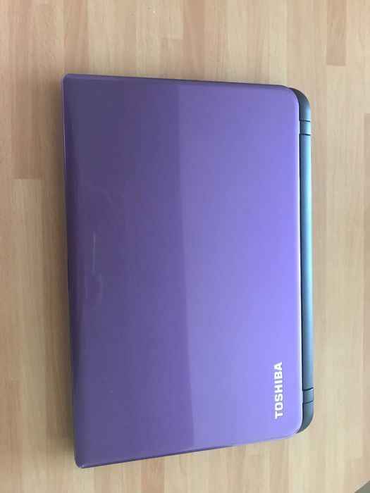 Продавам преносим компютър Toshiba Satellite 15,6 inch - Windows 10