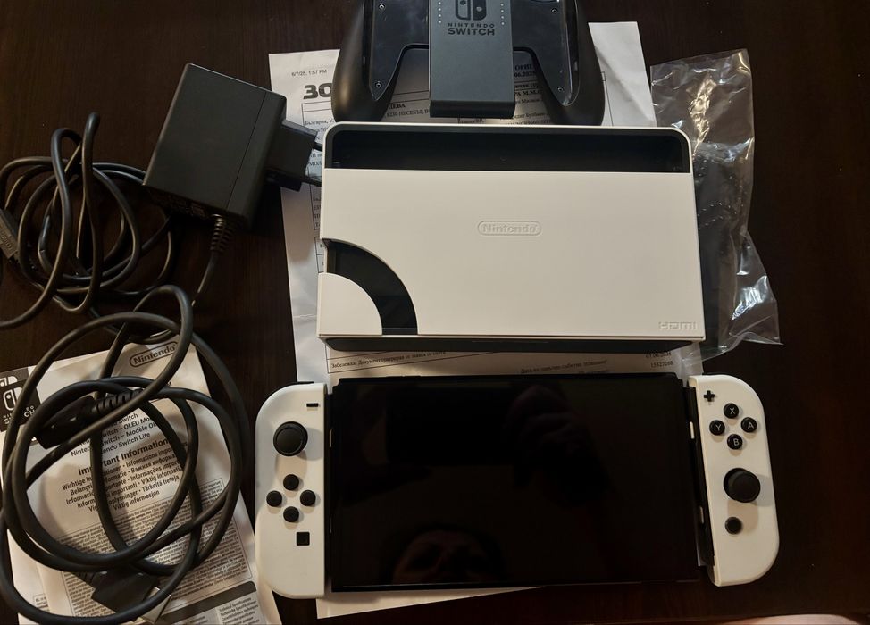 Nintendo Switch OLED white+Mario Kart 8+booster+12м.NSO