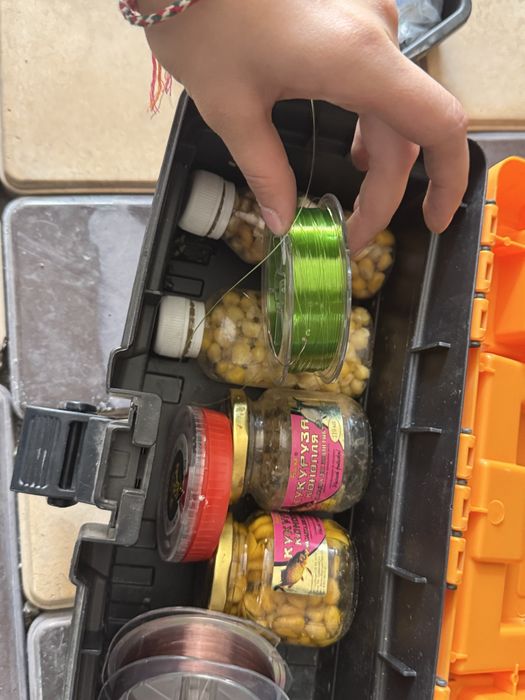 Продаются принадлежности для рыбалки