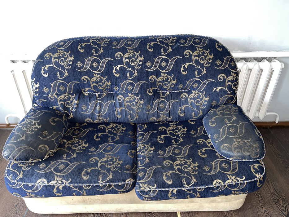продаем диваны с креслом