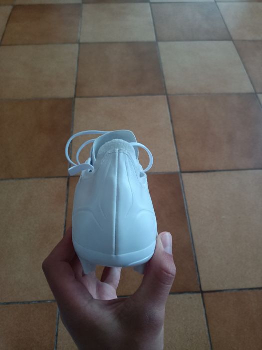 Adidas Predator din colecția "Day Spark",