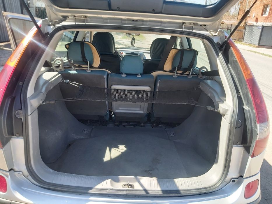 Nissan Almera Tino 2002 дизель