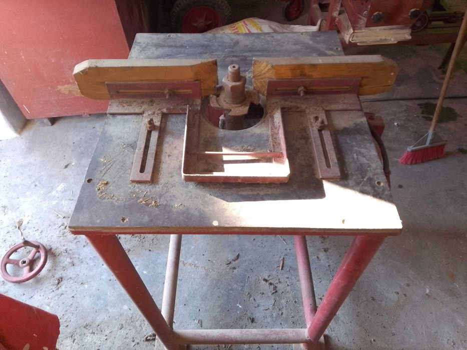 Masina de frezat lemen