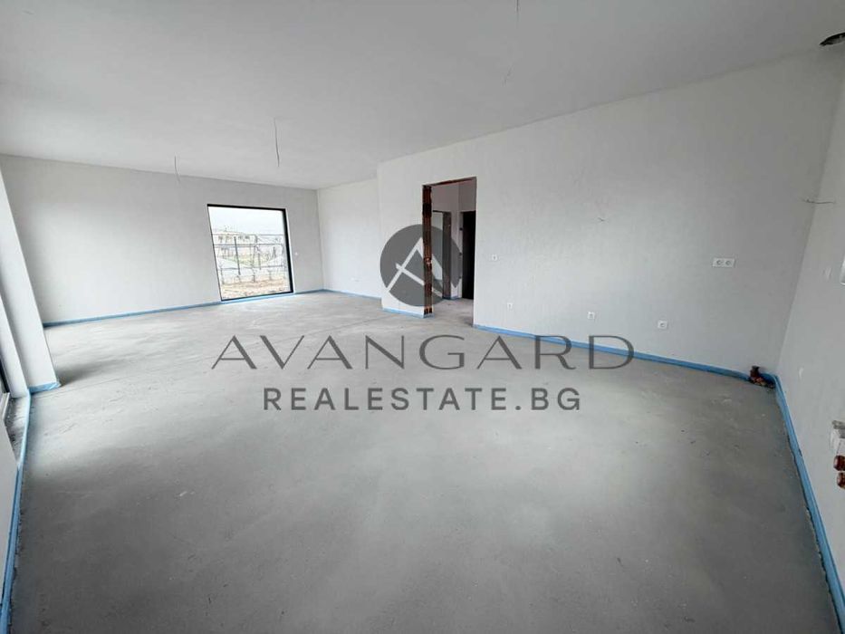 оф.25533 Двуетажна къща с двоен гараж/ Кючук Париж