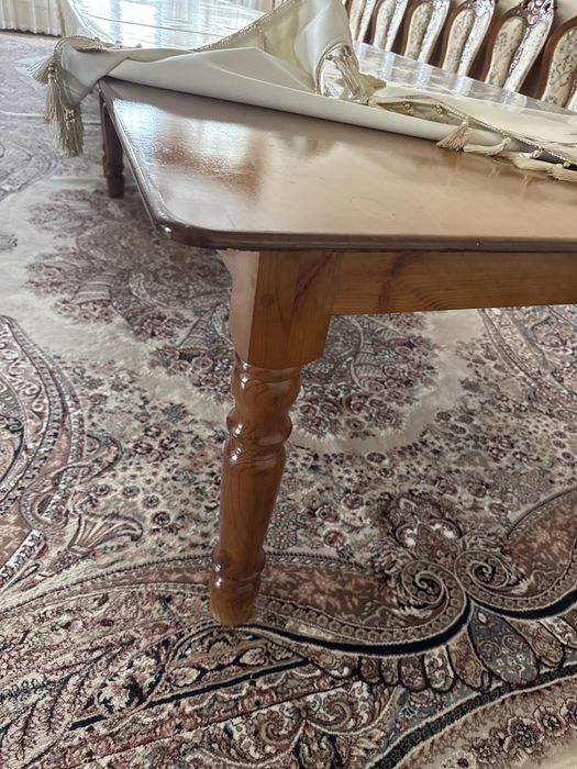 Продам стол и стулья