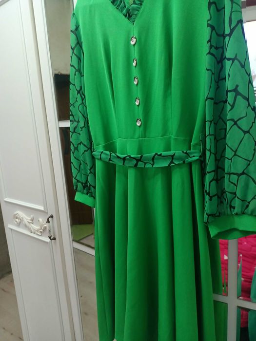 rochie de seară/zi  cu  mâneci din voal