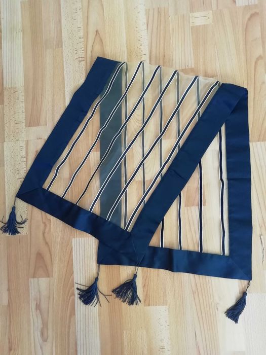 Комплект покривка, тишлайфер и 2 каренца в синьо и златисто