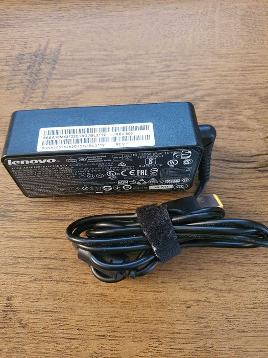 Încărcător original Lenovo 45W, 20V 2.2A. Mufă galbenă dreptunghiulară