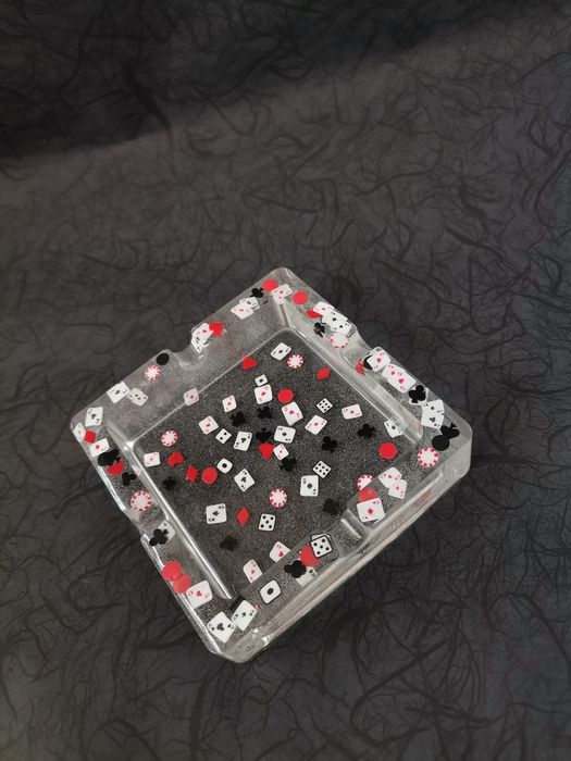 Пепелник от епоксидна смола