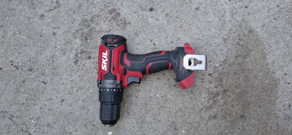 Masina de gaurit si insurubat (bormasina) SKIL 3008