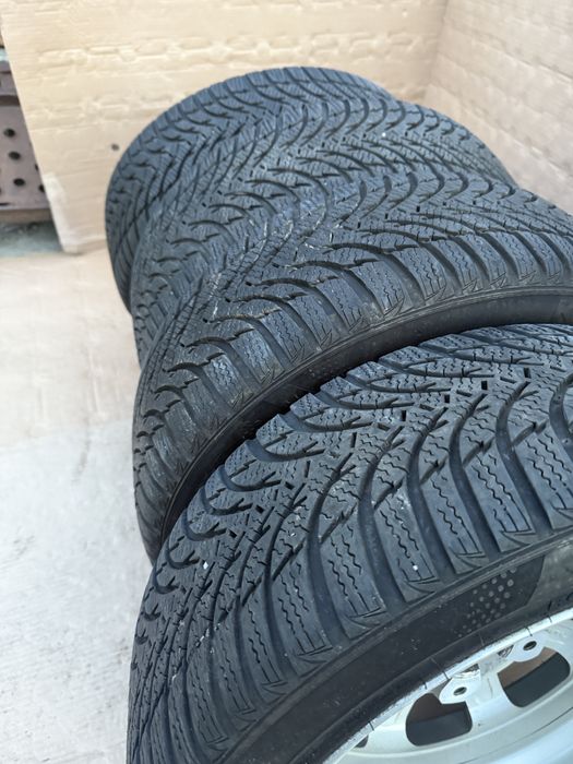 Джанти Peugeot + зимни гуми Kumho 205/45/16